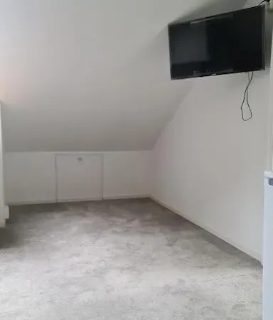 Cosey 1 Bedroom Loft With Free Parking Apartment *