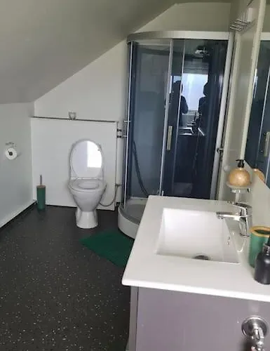 Apartmán Cosey 1 Bedroom Loft With Free Parking