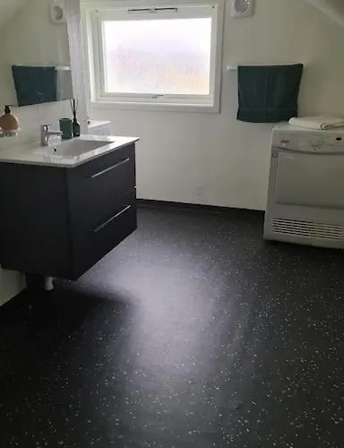 Cosey 1 Bedroom Loft With Free Parking